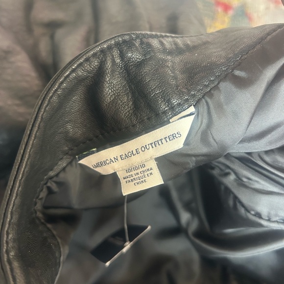 American Eagle black faux Leather Skirt with Red Floral Embroidery size 10 - Picture 6 of 6